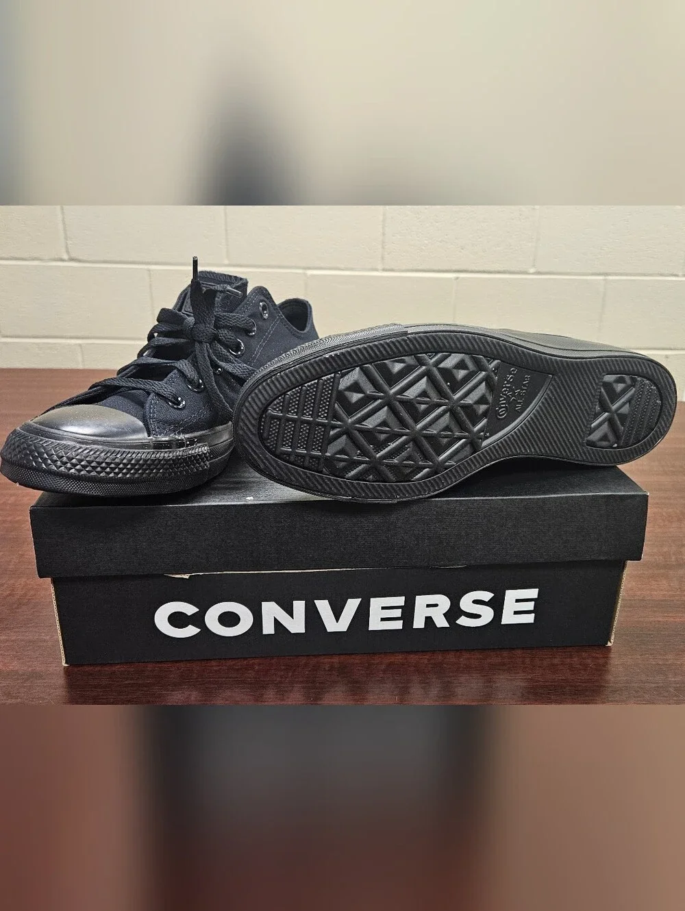 Converse Chuck Taylor All Star Low Top Sneakers - Black